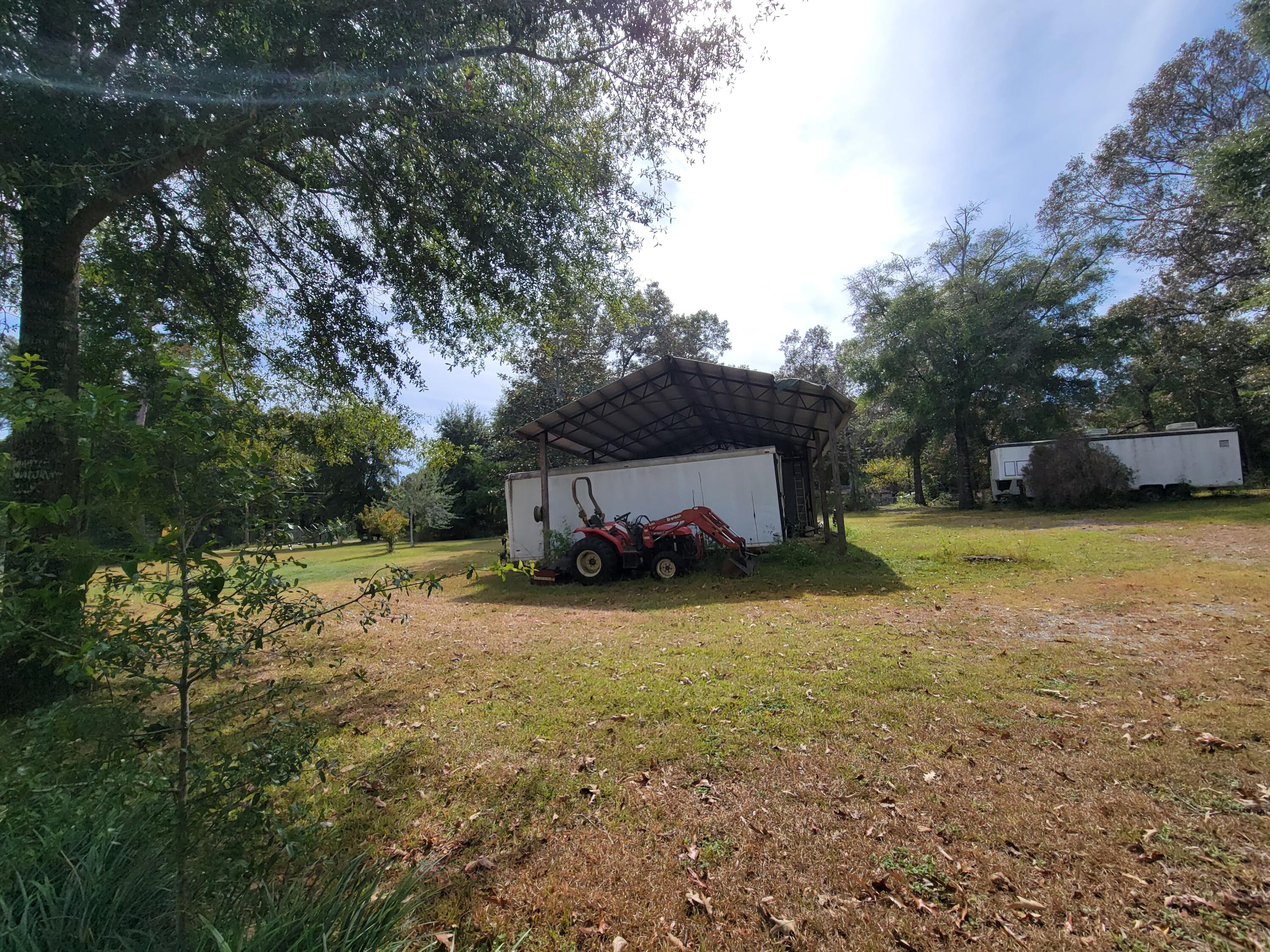 256-266 Pipers Landing Road DeFuniak Springs, FL 32433 - Photo 6 of 15 Storage Bldg