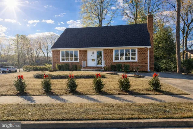 $769,000 | 8621 Kenilworth Drive, Springfield, VA 22151