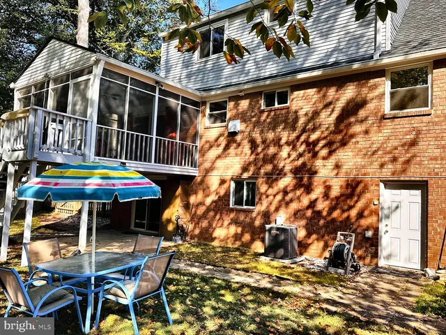 $769,000 | 8621 Kenilworth Drive, Springfield, VA 22151