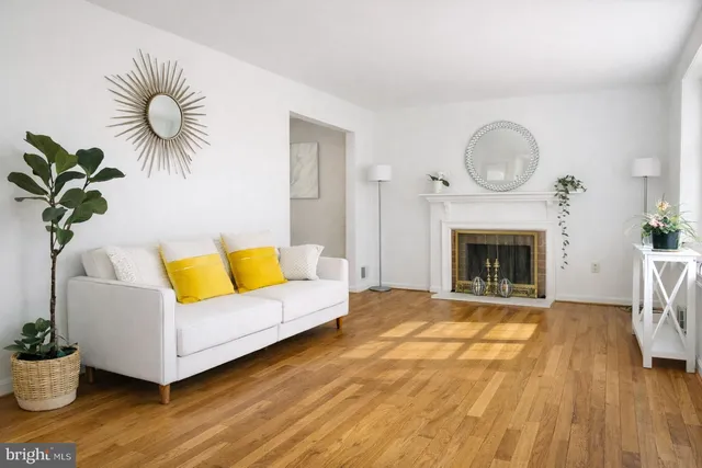 $769,000 | 8621 Kenilworth Drive, Springfield, VA 22151