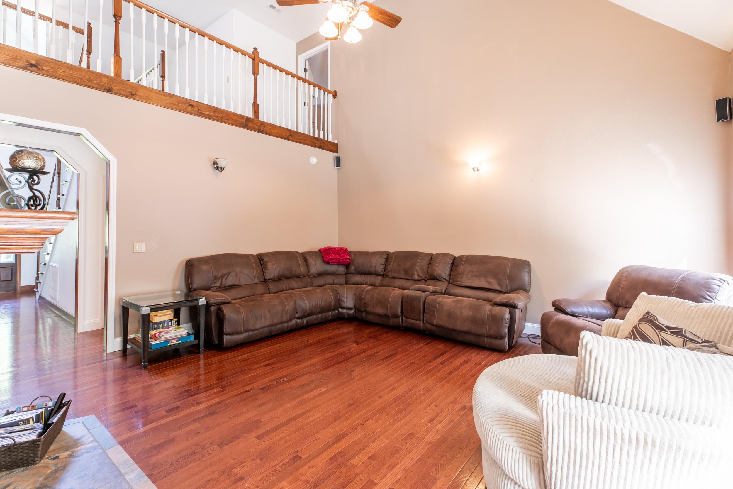 266 Young Road La Follette, TN 37766 - Photo 16 of 38 Living room