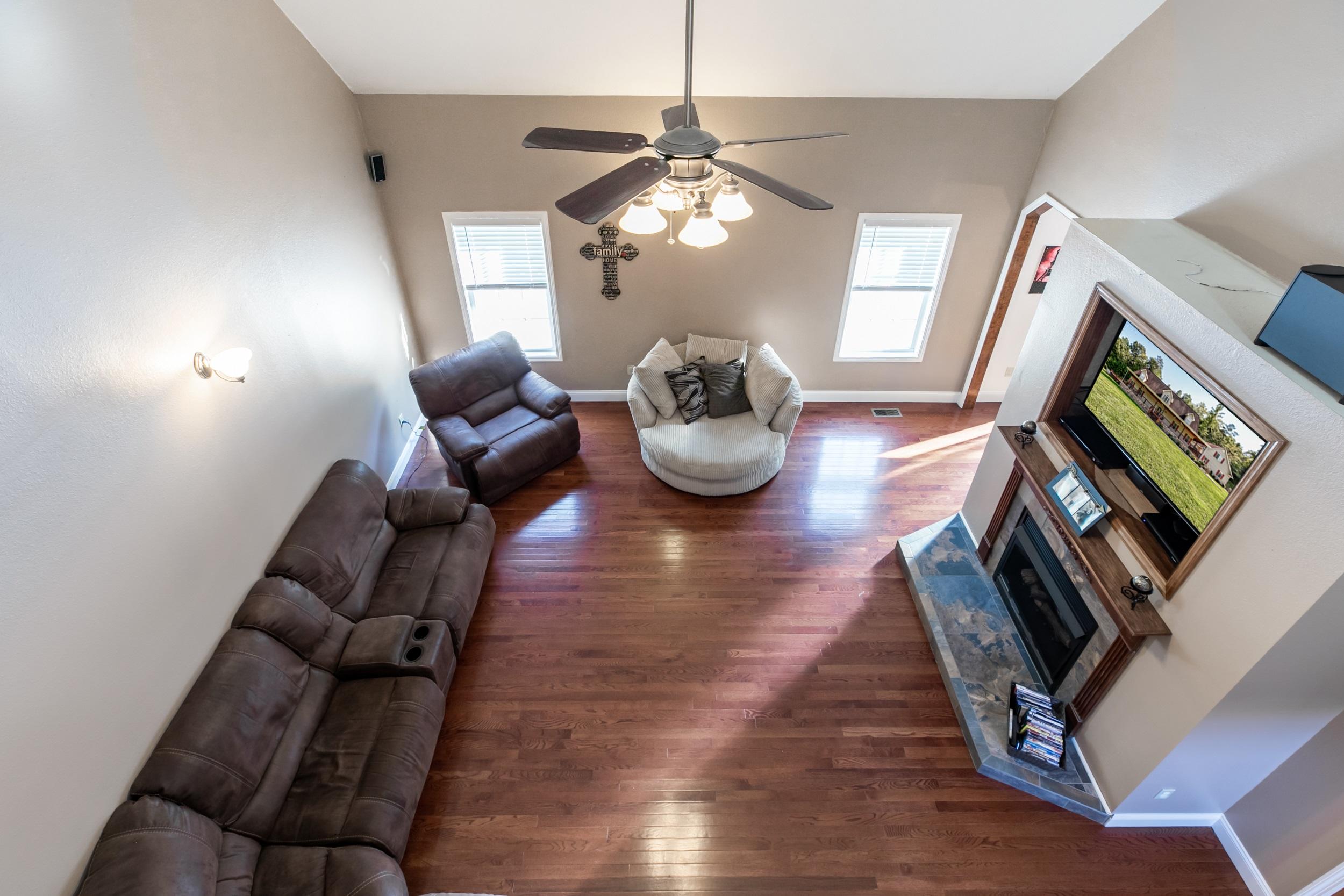 266 Young Road La Follette, TN 37766 - Photo 17 of 38 Living room