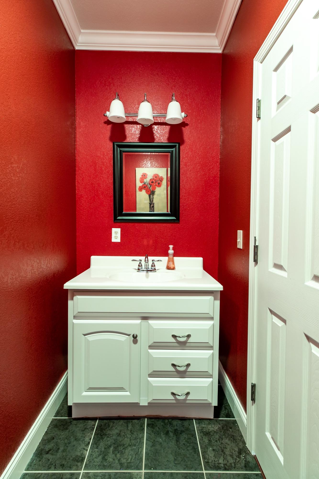 266 Young Road La Follette, TN 37766 - Photo 26 of 38 Powder room