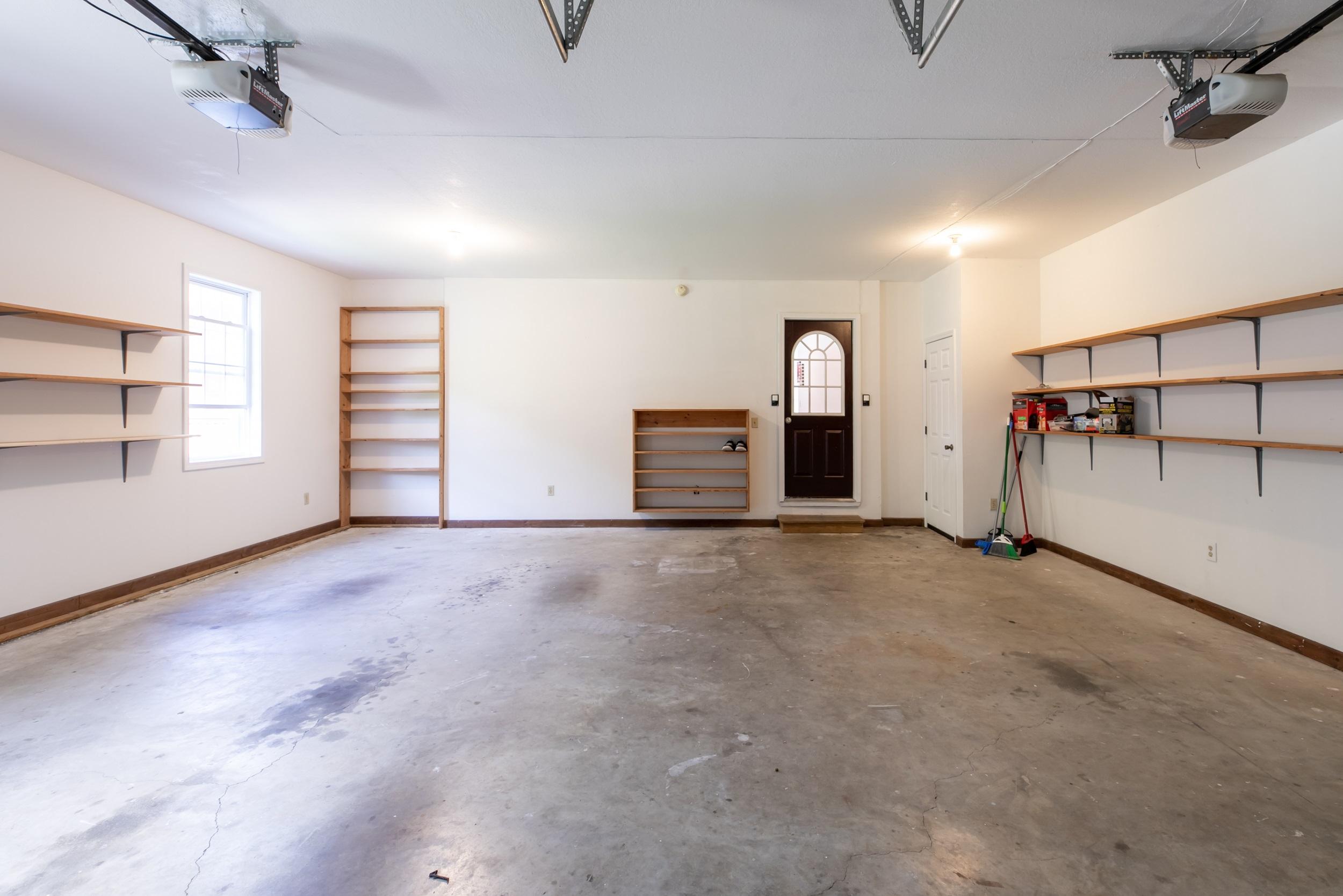 266 Young Road La Follette, TN 37766 - Photo 31 of 38 Garage