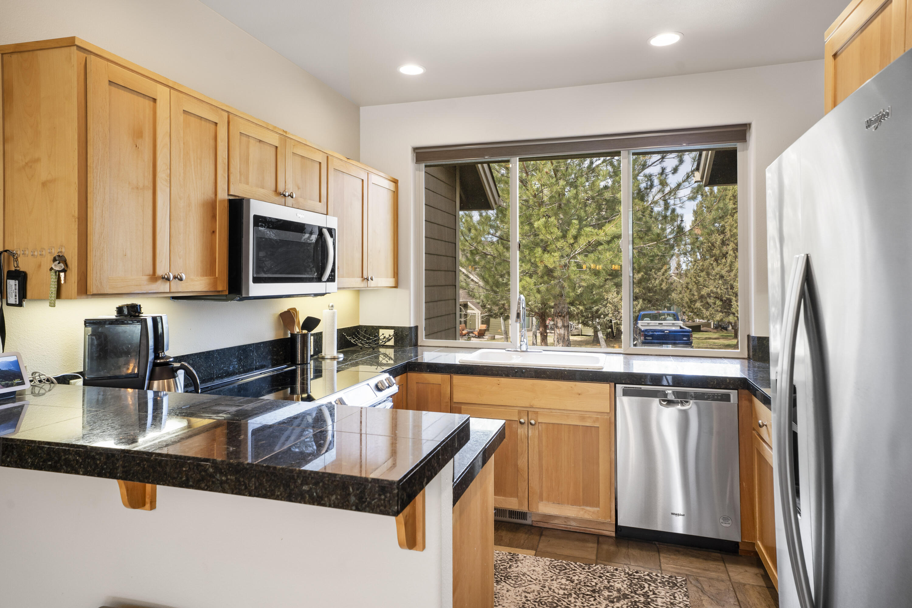 11170 Village Loop Redmond, OR 97756 - Photo 10 of 40 13-Kitchen
