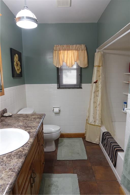 99 Saxonburg Road Butler, PA 16002 - Photo 14 of 25 Main Full Bathroom