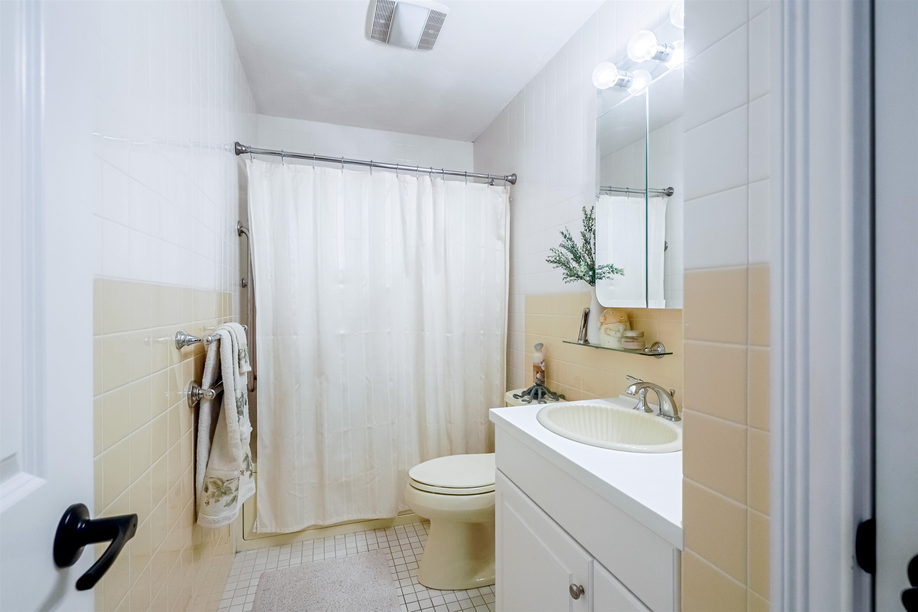 129 Sherburne Street Manchester, NH 03104 - Photo 26 of 44