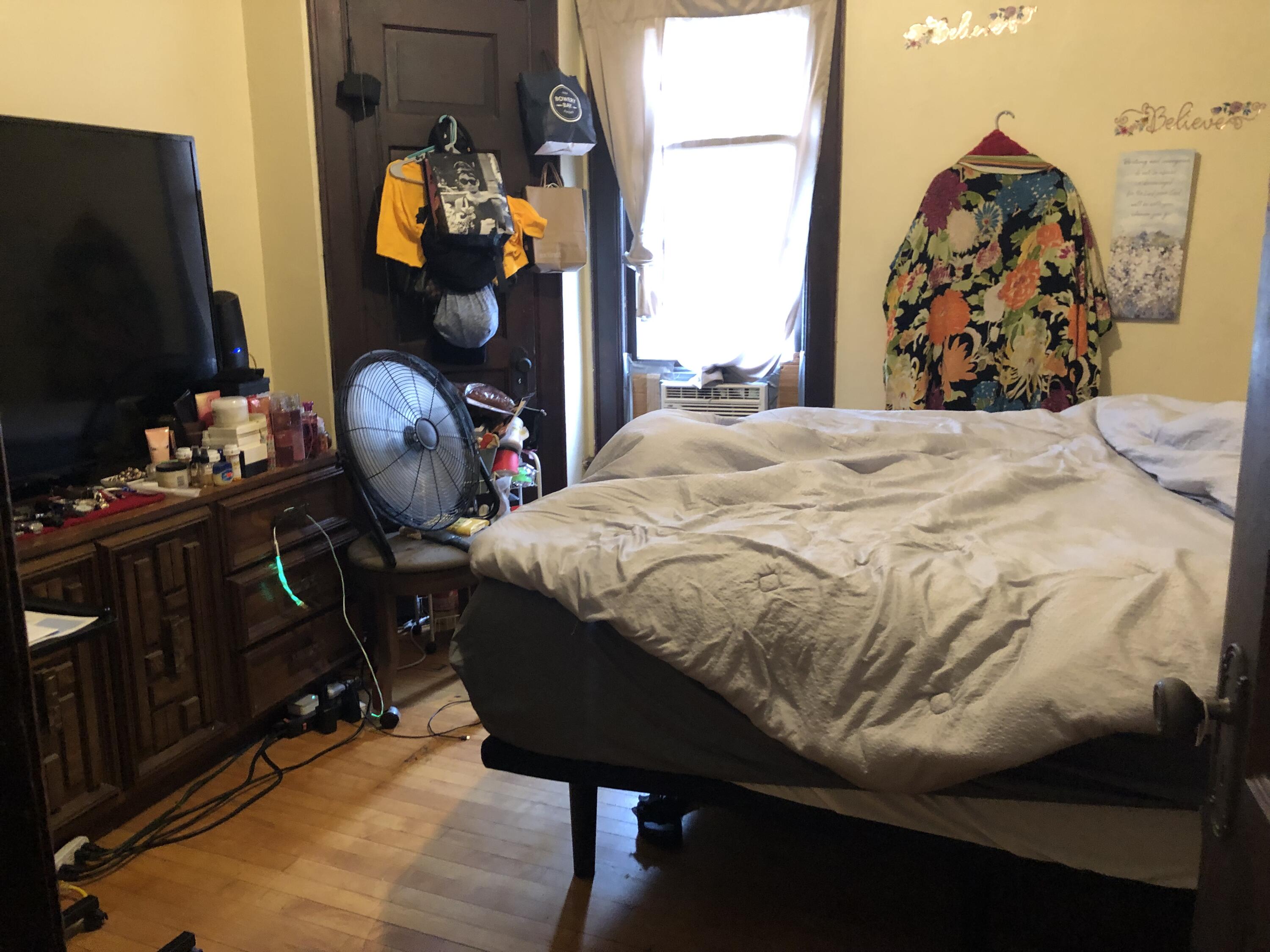 2014 North 35th Street, Unit 2016 Milwaukee, WI 53208 - Photo 11 of 15 UPPER BEDROOM