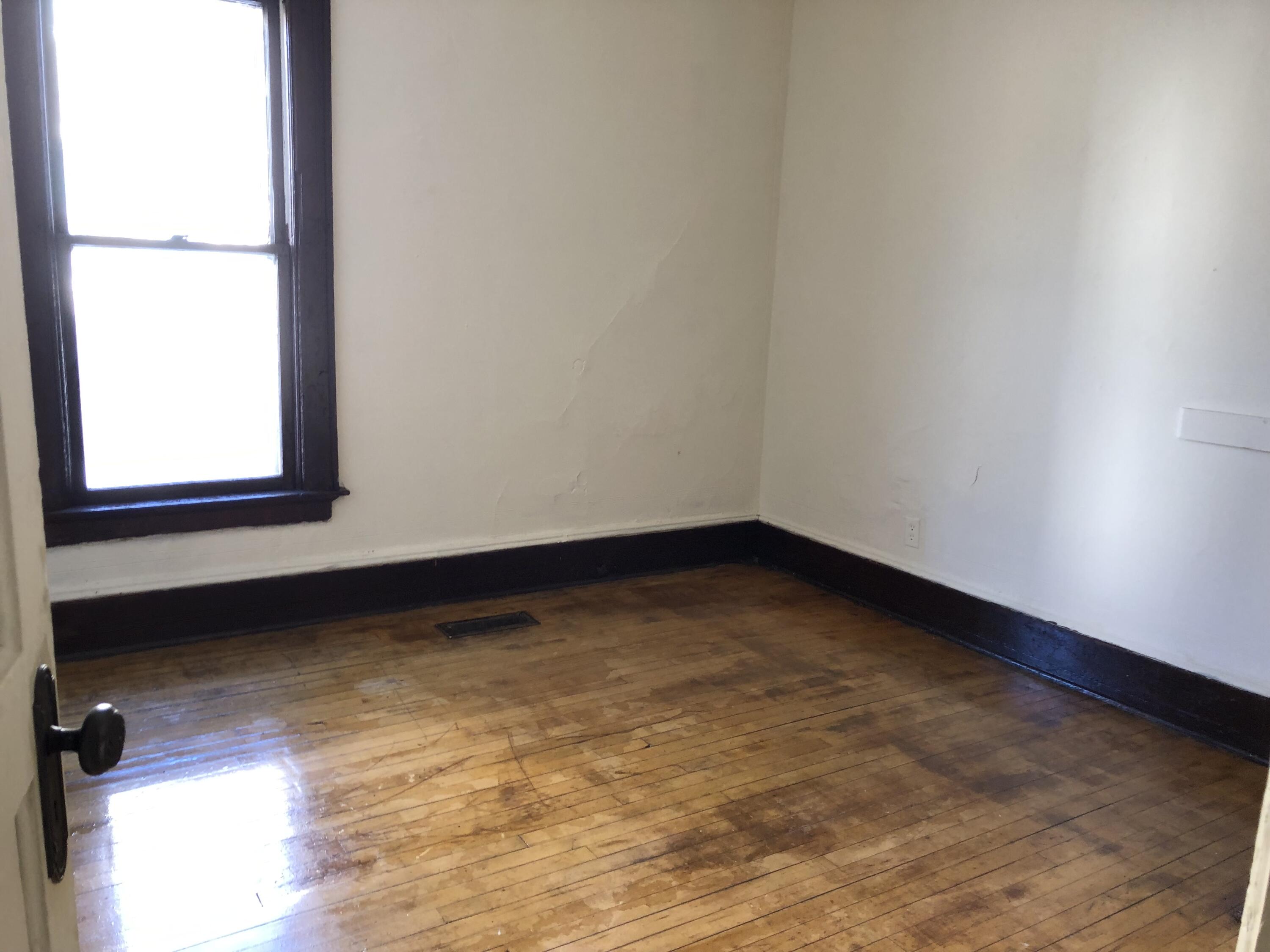 2014 North 35th Street, Unit 2016 Milwaukee, WI 53208 - Photo 7 of 15 LOWER BEDROOM