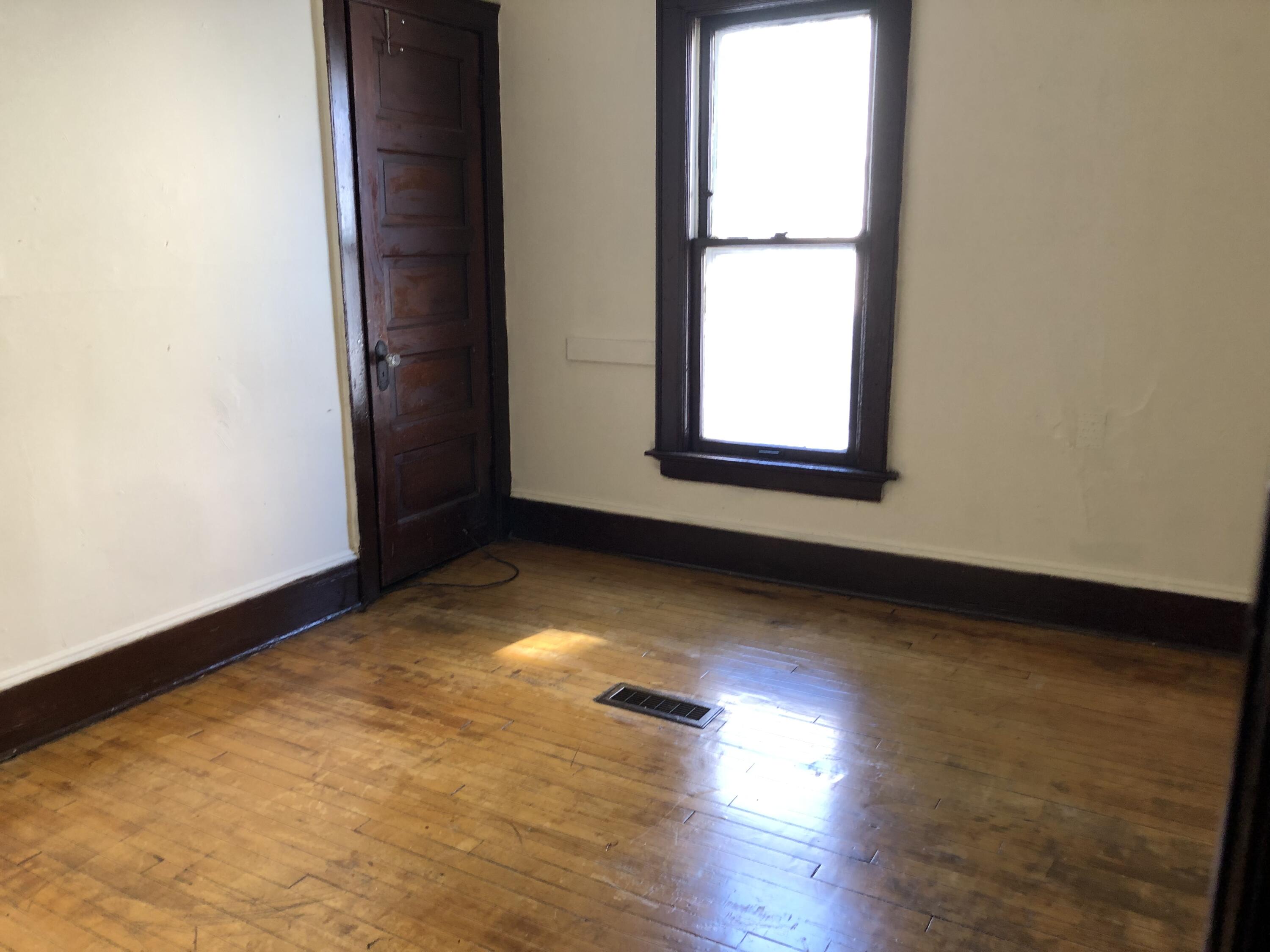 2014 North 35th Street, Unit 2016 Milwaukee, WI 53208 - Photo 8 of 15 LOWER BEDROOM 2