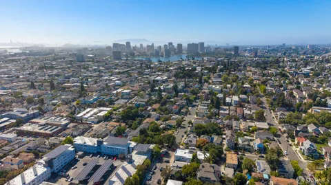 $355,000 | 1127 East 20th Street, Oakland, CA 94606