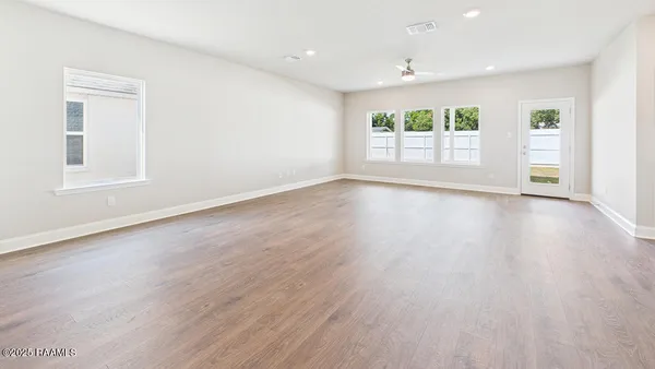 $332,500 | 114 Eden Rdg Road, Duson, LA 70529