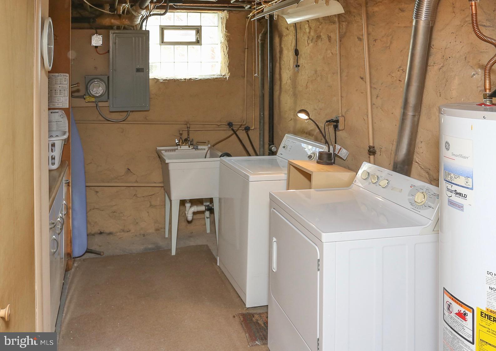 3805 Keswick Road Baltimore, MD 21211 - Photo 22 of 27 Washer and Dryer included