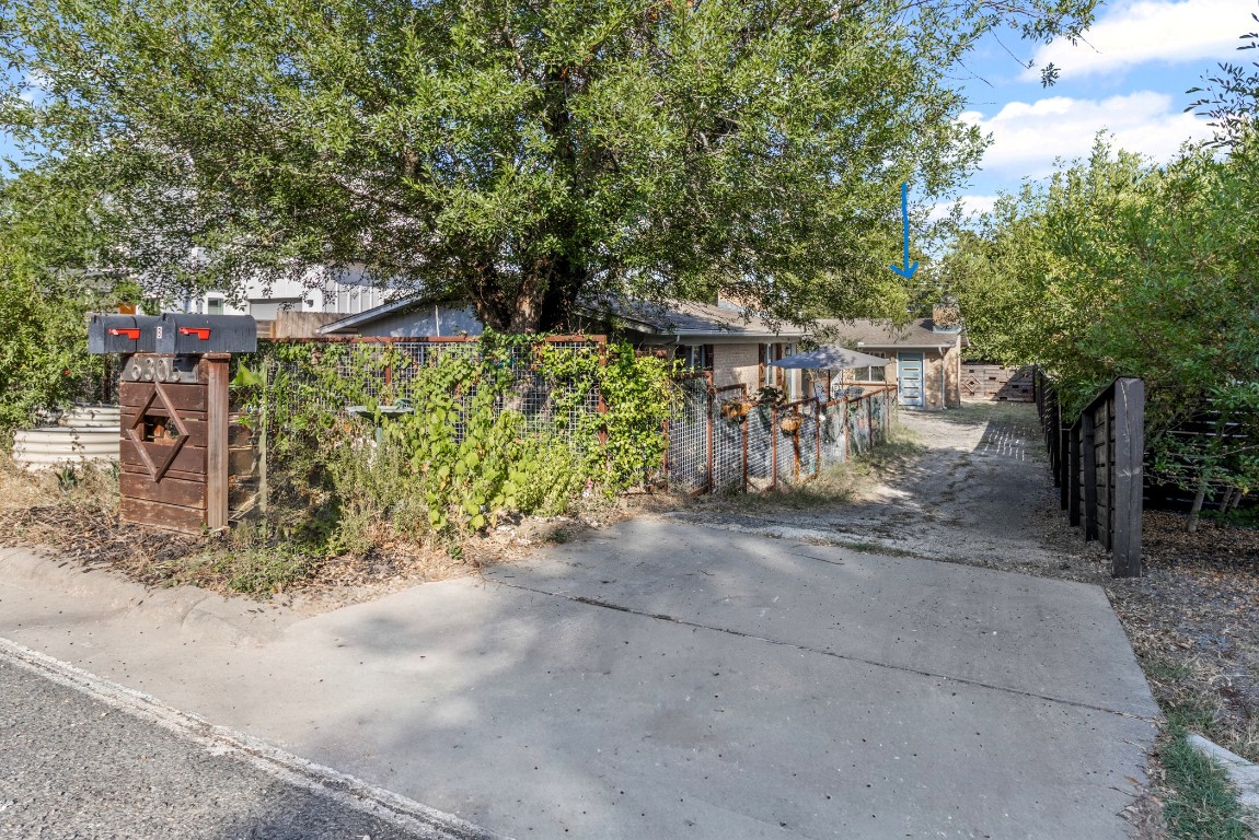 6305 Vioitha Drive, Unit B Austin, TX 78723 - Photo 22 of 23