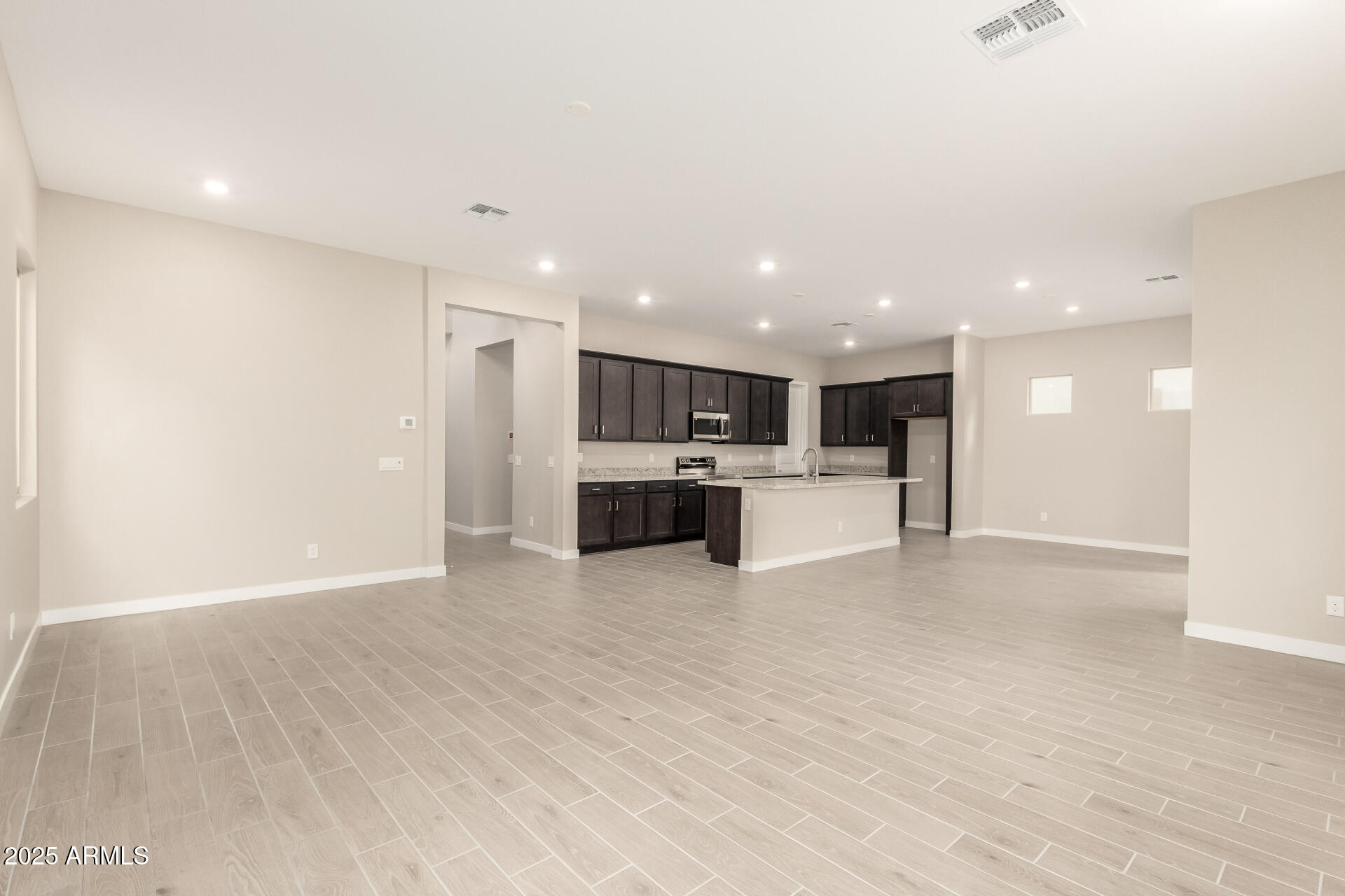 526 North 89th Street Mesa, AZ 85207 - Photo 7 of 39 09 89th