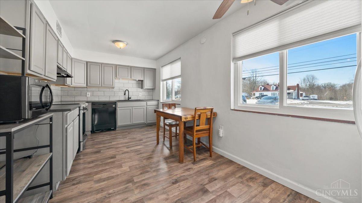 3840 Bennett Road Cincinnati, OH 45245 - Photo 6 of 16 Kitchen