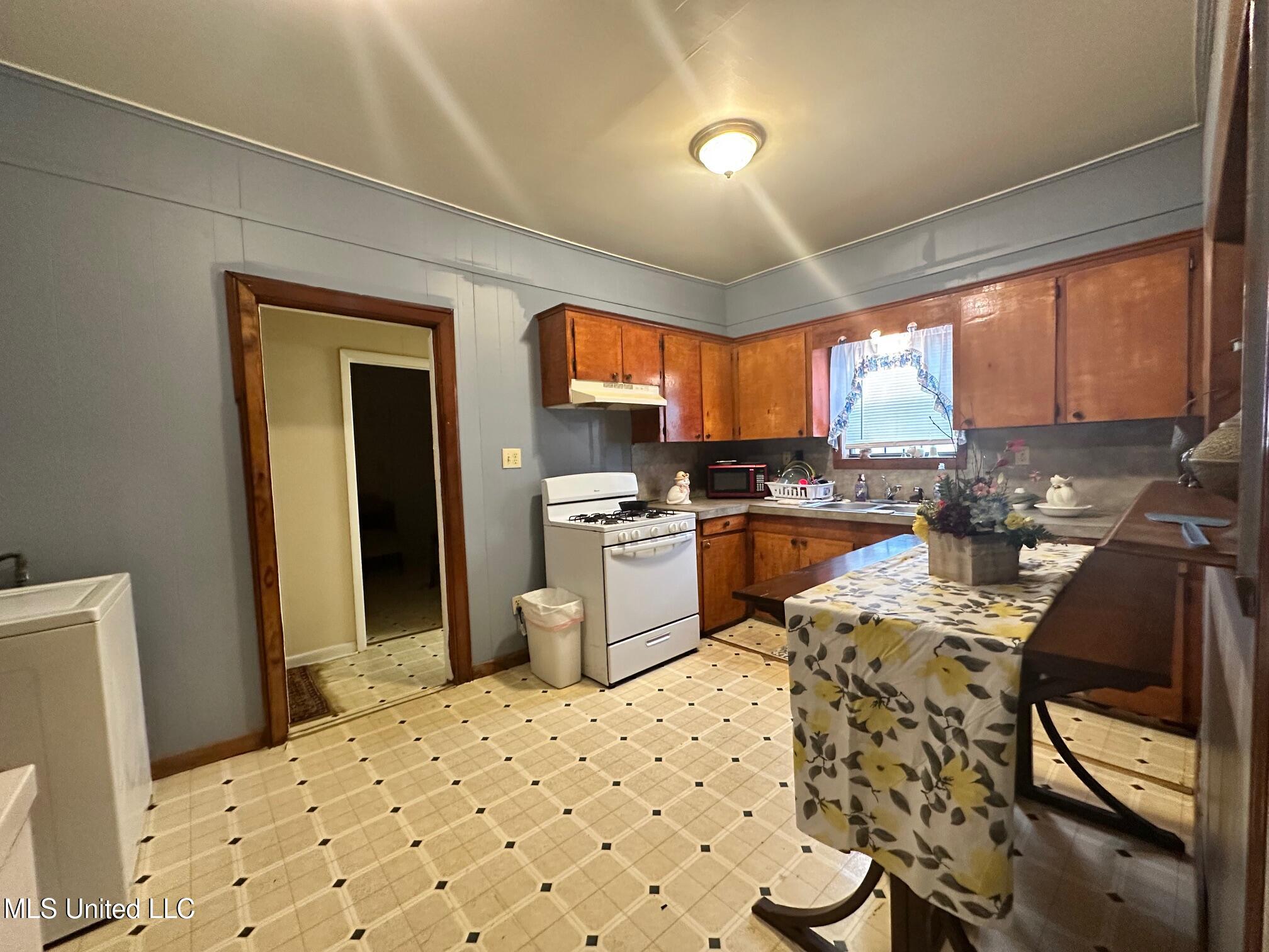 7 Junkin Street Natchez, MS 39120 - Photo 4 of 12 IMG_4059