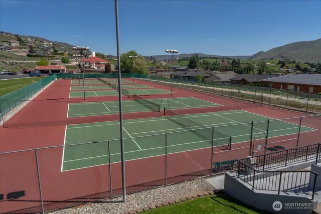 a view of livingroom with furniture and window