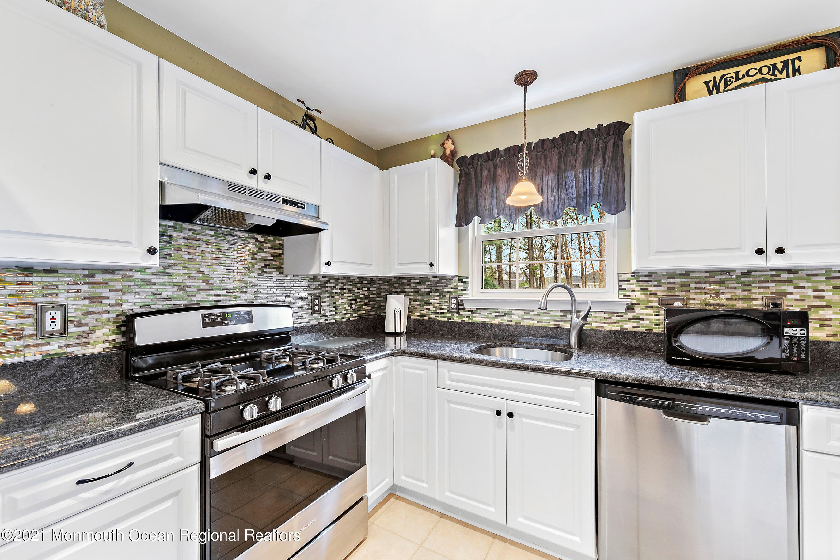 261 Wave Road Manahawkin, NJ 08050 - Photo 9 of 46 261WaveOnline-13