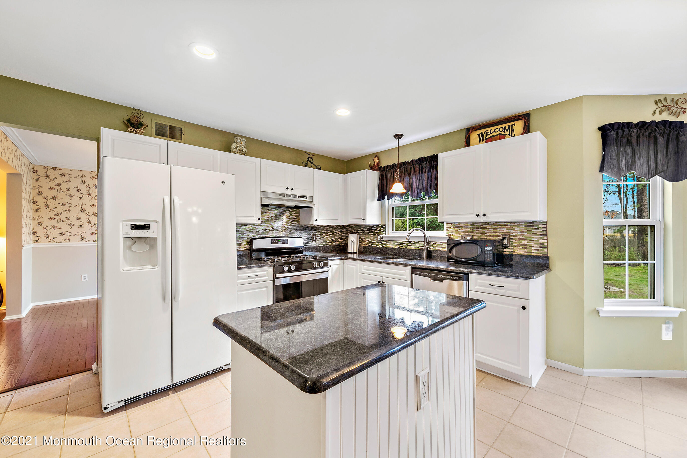 261 Wave Road Manahawkin, NJ 08050 - Photo 10 of 46 261WaveOnline-11