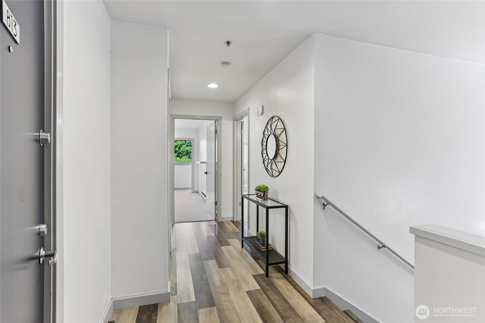 701 Galer Street, Unit 813 Seattle, WA 98109 - Photo 17 of 40
