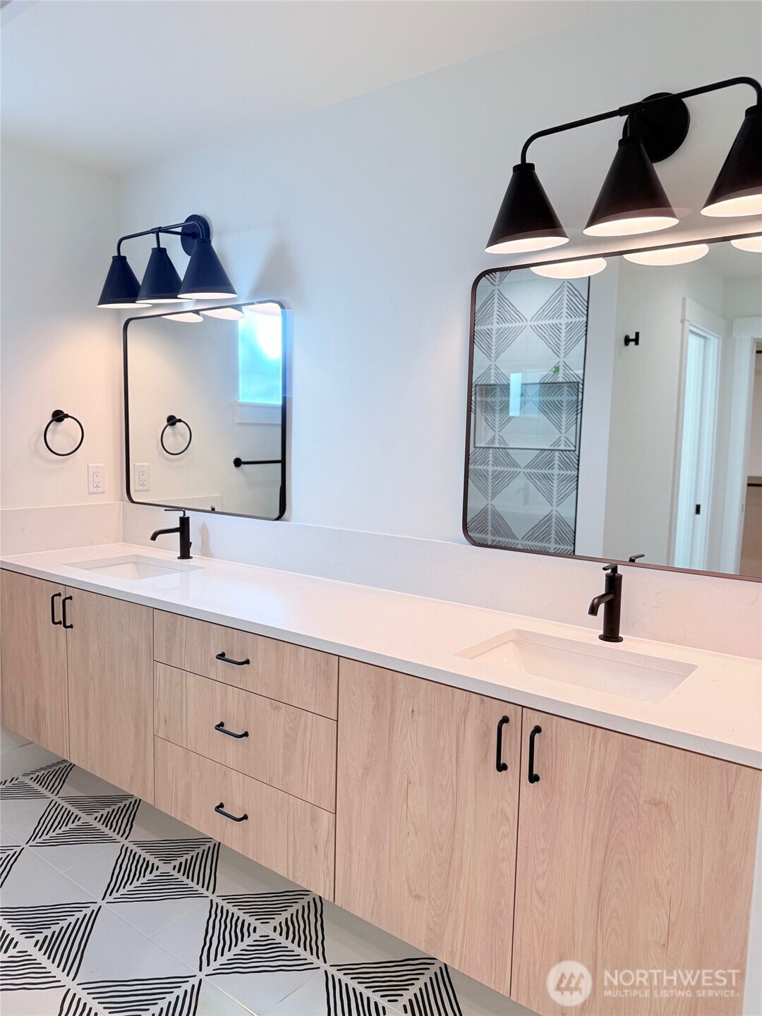 7341 21st Avenue Northeast, Unit B Seattle, WA 98115 - Photo 13 of 25