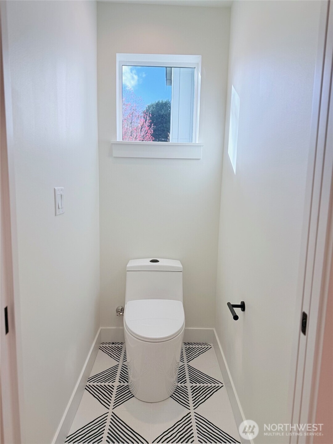 7341 21st Avenue Northeast, Unit B Seattle, WA 98115 - Photo 15 of 25