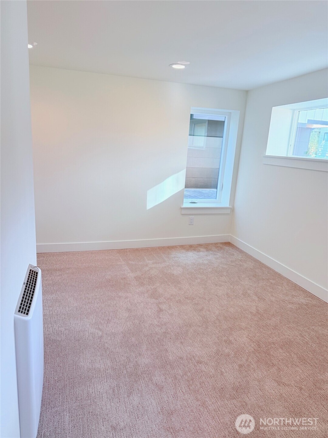 7341 21st Avenue Northeast, Unit B Seattle, WA 98115 - Photo 21 of 25