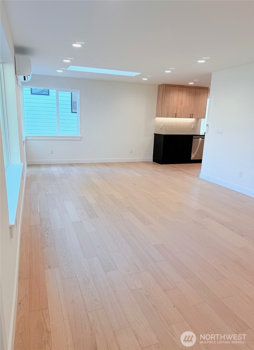 7341 21st Avenue Northeast, Unit B Seattle, WA 98115 - Photo 4 of 25