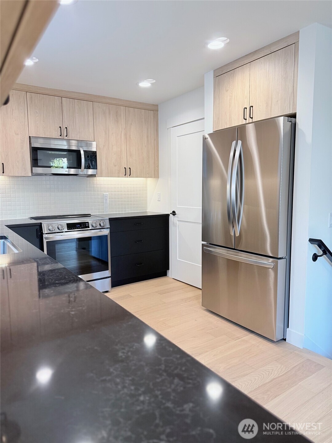 7341 21st Avenue Northeast, Unit B Seattle, WA 98115 - Photo 8 of 25