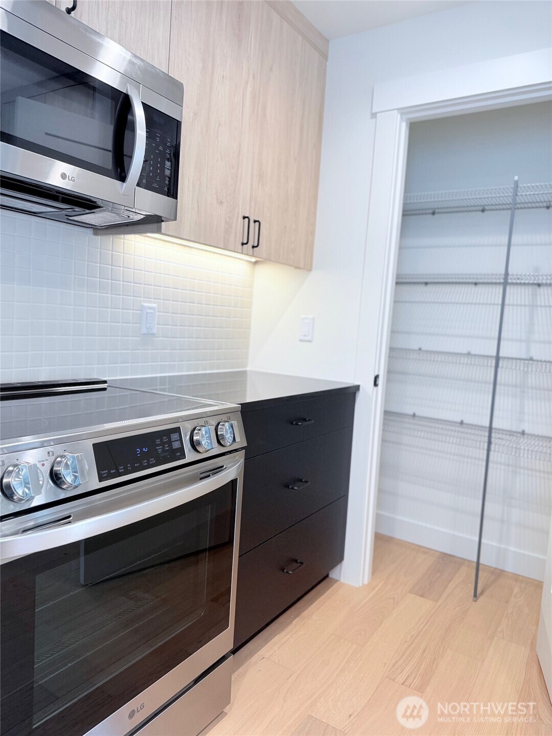 7341 21st Avenue Northeast, Unit B Seattle, WA 98115 - Photo 9 of 25