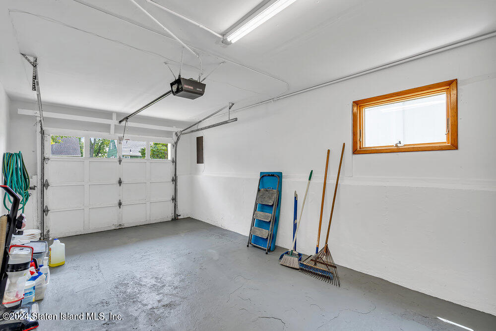 573 Rathbun Avenue Staten Island, NY 10312 - Photo 30 of 37 030_Garage