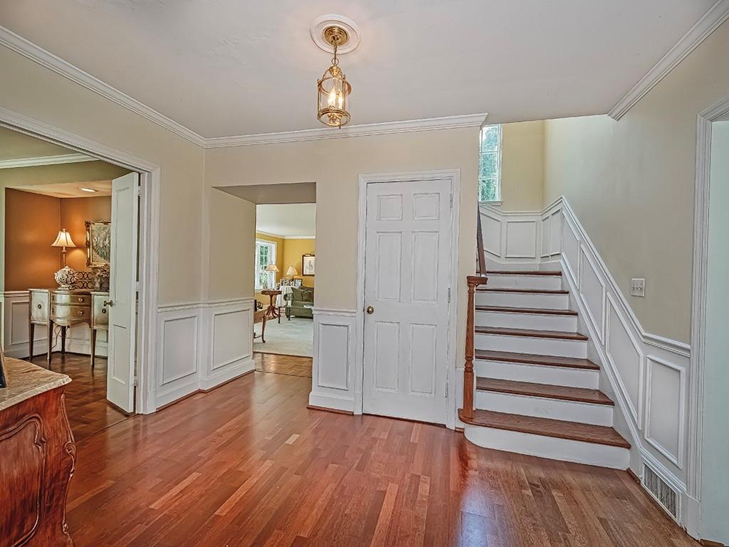 342 Fox Chapel Road Pittsburgh, PA 15238 - Photo 3 of 39 Gallery Image 3