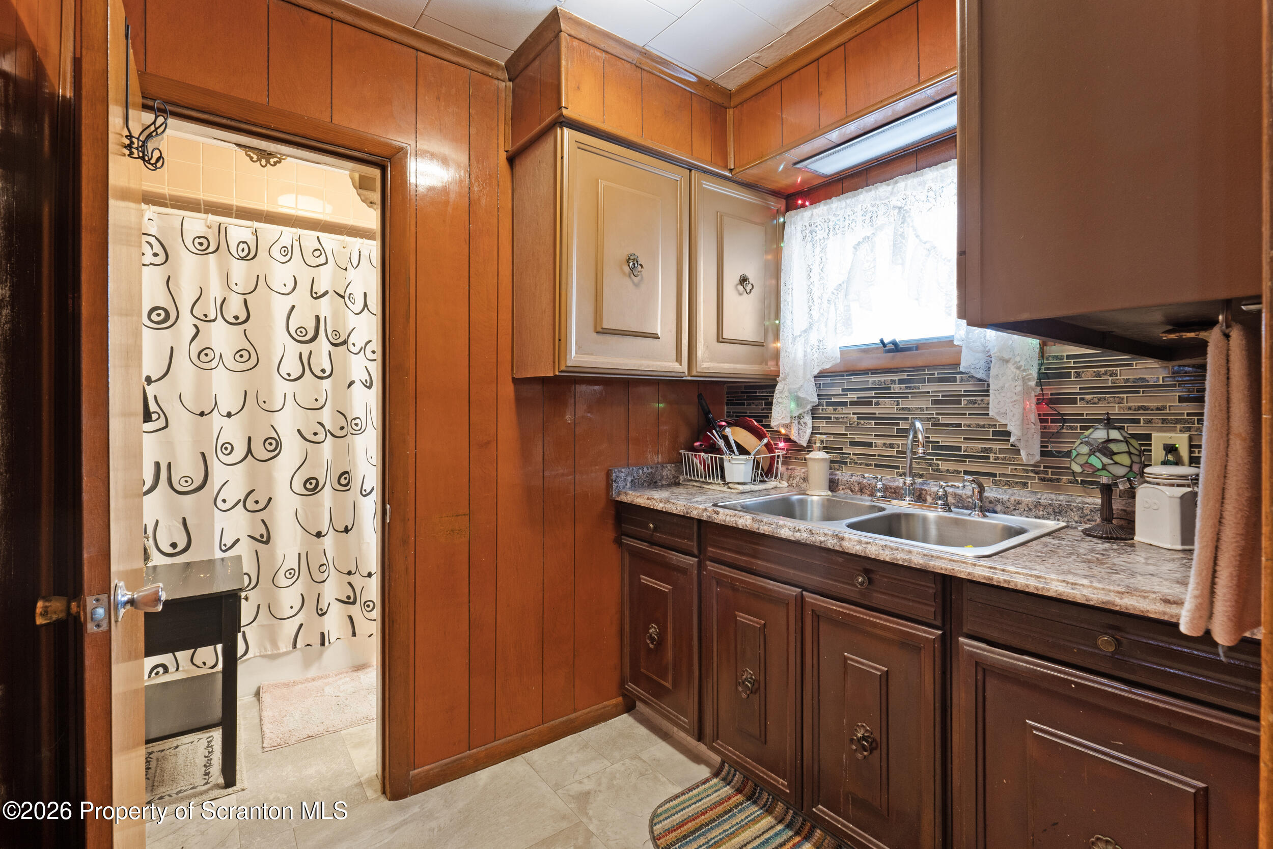 108 Reeves Street Dunmore, PA 18512 - Photo 35 of 55 dsc07224.jpgsecond floor kitchen (4)