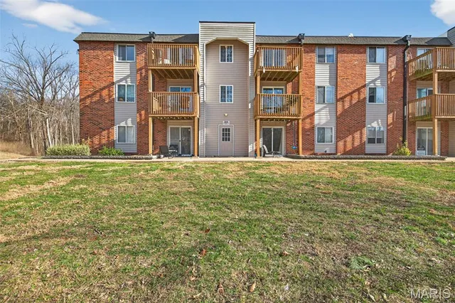 $95,000 | 2844 Blackforest Drive, Unit C, St. Louis, MO 63129