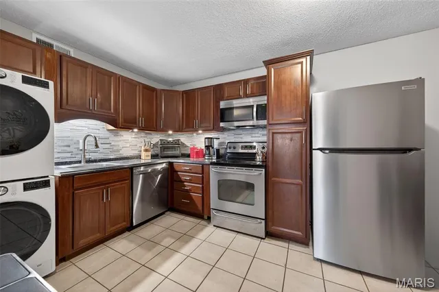 $95,000 | 2844 Blackforest Drive, Unit C, St. Louis, MO 63129