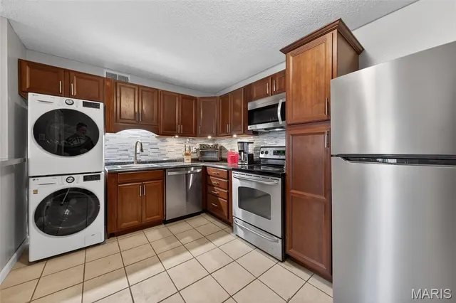 $95,000 | 2844 Blackforest Drive, Unit C, St. Louis, MO 63129