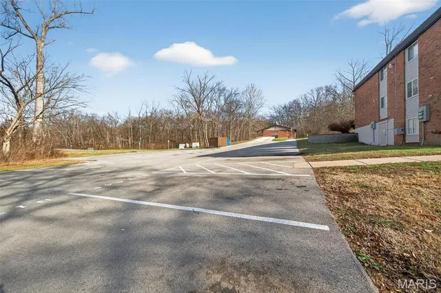 $95,000 | 2844 Blackforest Drive, Unit C, St. Louis, MO 63129