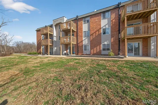 $95,000 | 2844 Blackforest Drive, Unit C, St. Louis, MO 63129