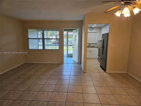 $1,500 | 250 Layne Boulevard, Unit 105, Hallandale Beach, FL 33009