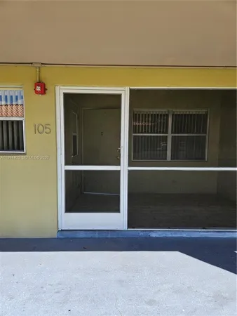 $1,500 | 250 Layne Boulevard, Unit 105, Hallandale Beach, FL 33009