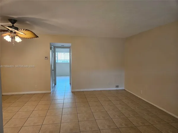 $1,500 | 250 Layne Boulevard, Unit 105, Hallandale Beach, FL 33009