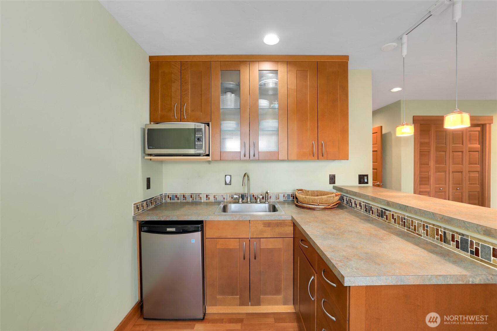 7011 Cooper Point Road Northwest Olympia, WA 98502 - Photo 20 of 40