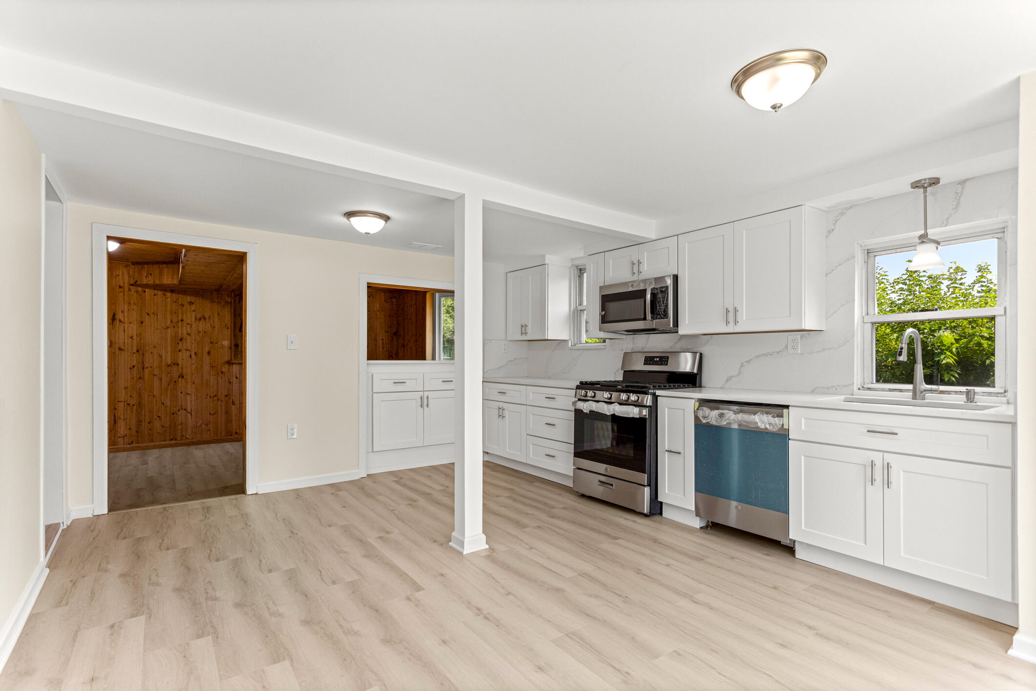 36857 Perry Street Romulus, MI 48174 - Photo 17 of 36 -17