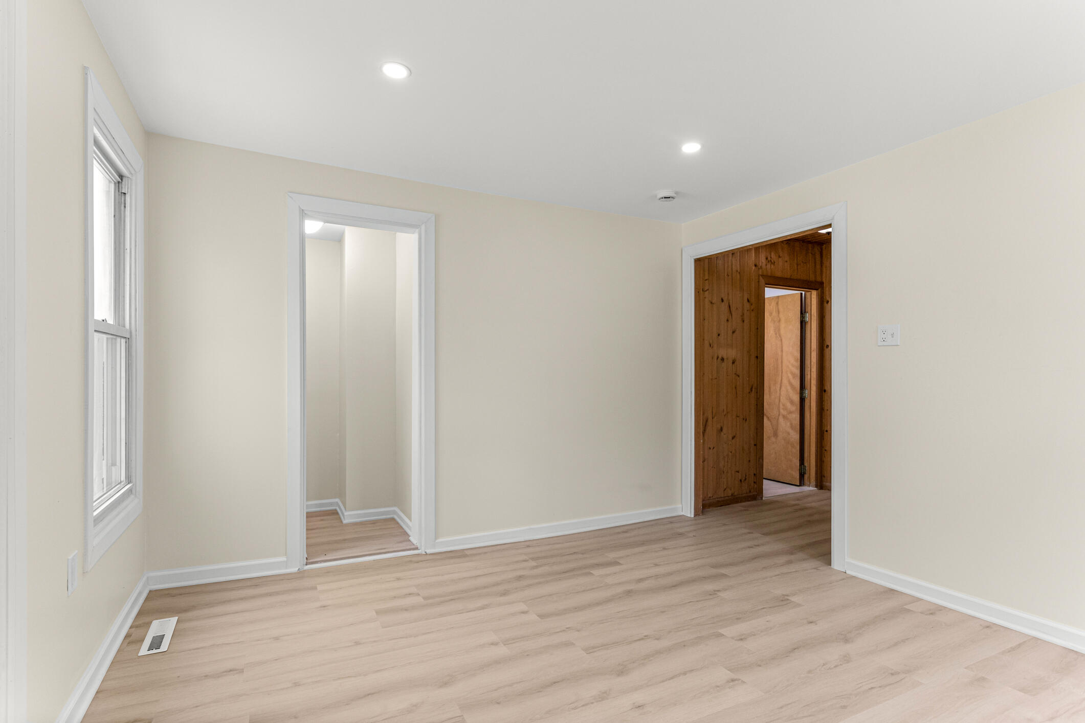 36857 Perry Street Romulus, MI 48174 - Photo 4 of 36 -4