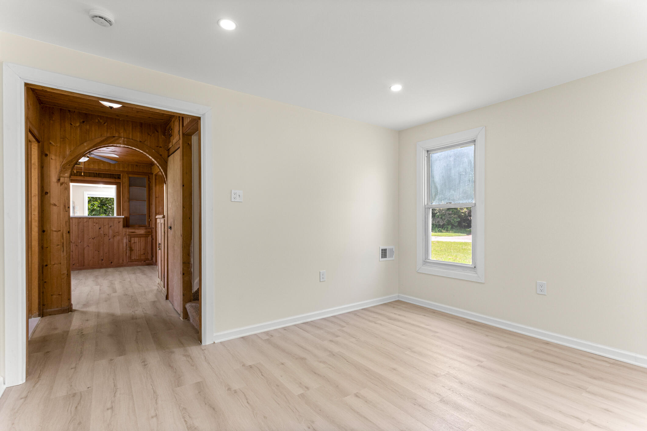 36857 Perry Street Romulus, MI 48174 - Photo 5 of 36 -5