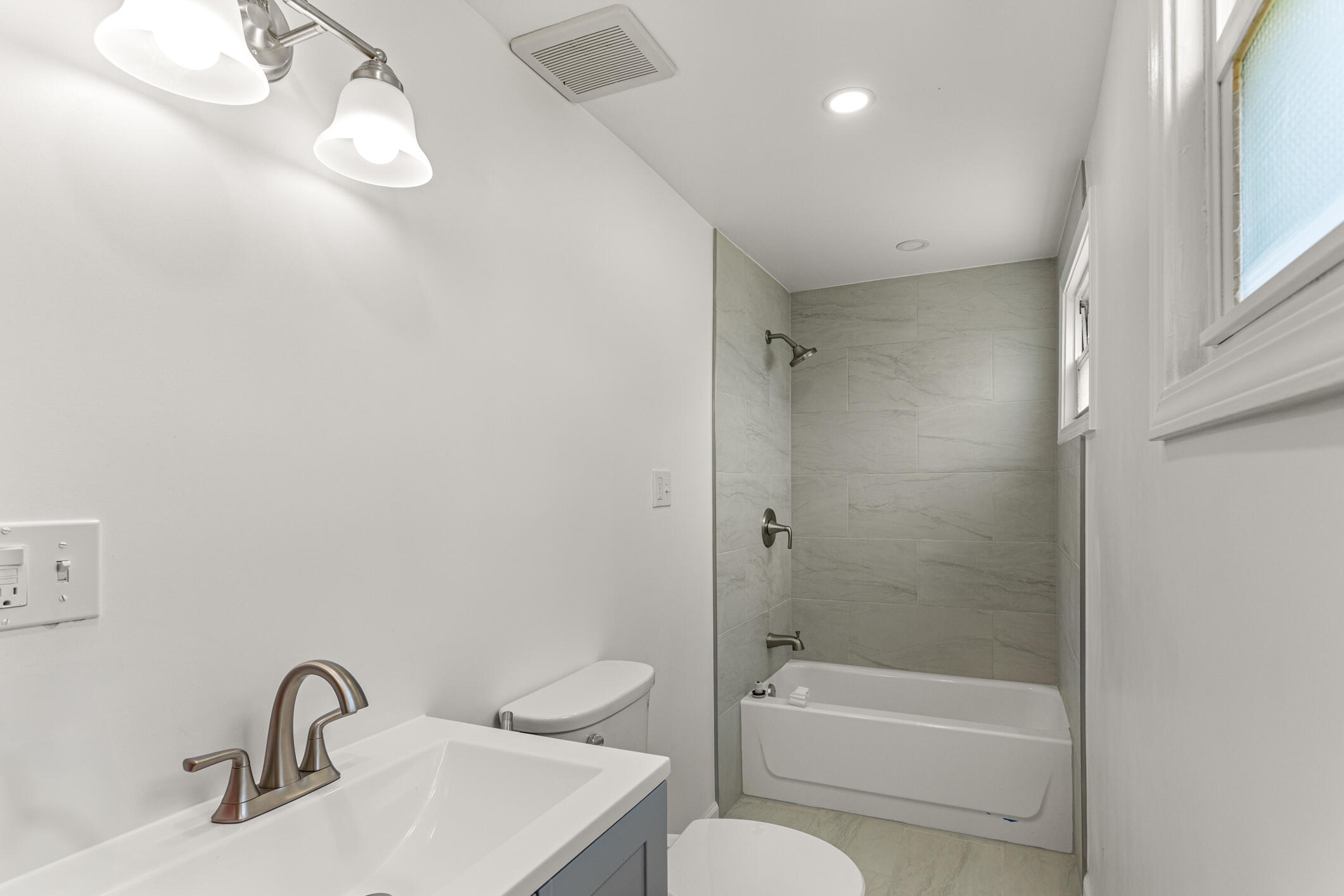 36857 Perry Street Romulus, MI 48174 - Photo 8 of 36 -8