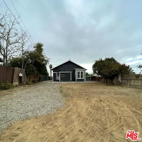 $2,700 | 1224 Lincoln Street, Bakersfield, CA 93305