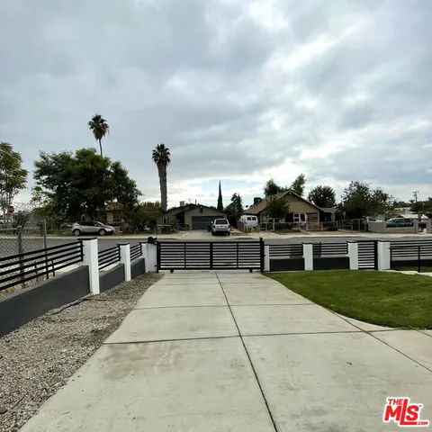 $2,700 | 1224 Lincoln Street, Bakersfield, CA 93305