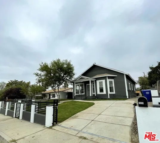 $2,700 | 1224 Lincoln Street, Bakersfield, CA 93305